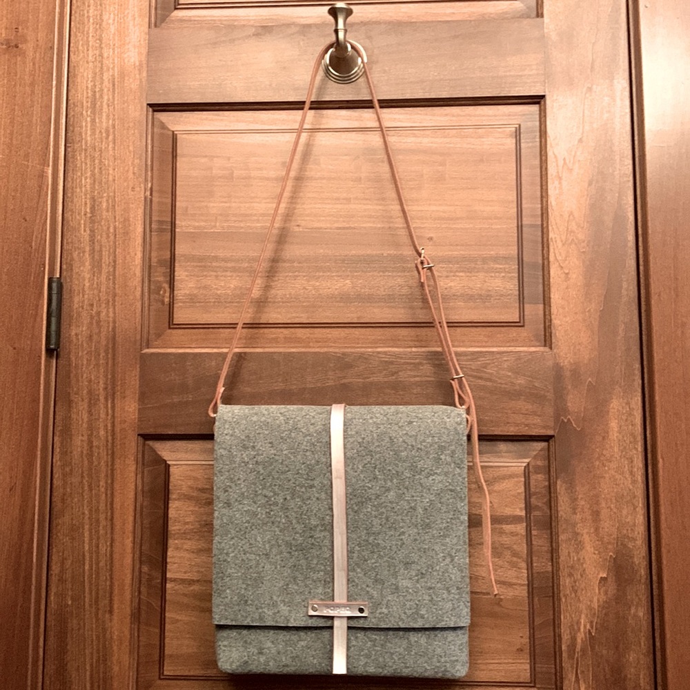 NWOT leather and felt Popeq crossbody, lap top bag.